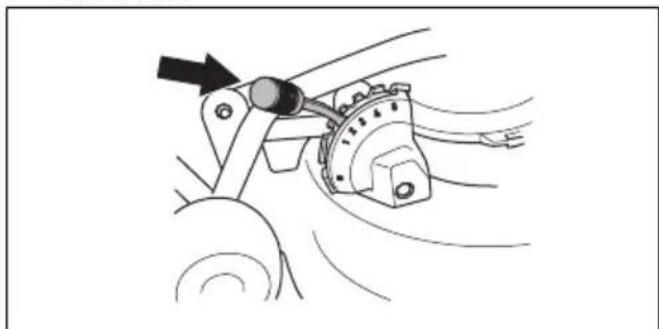 HUSQVARNA R 112iCX - Pour fixer le carter de coupe - 6