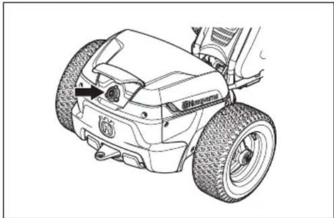 HUSQVARNA R 112iCX - De accu opladen - 5