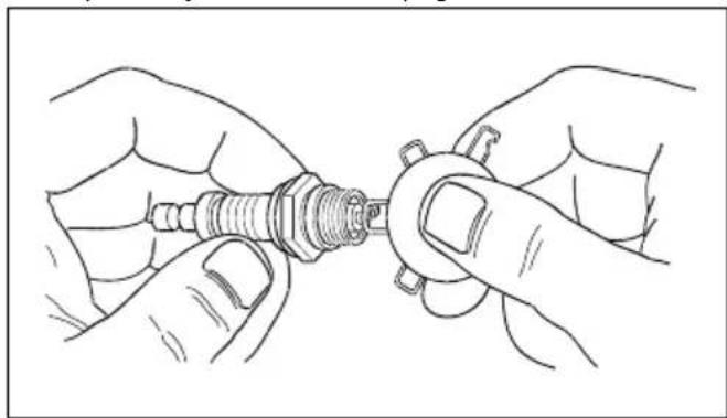 HUSQVARNA G1300P - Substituir as velas de ignição - 1