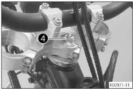GAS GAS EC 250 (2022) - TRAVAUX D'ENTRETIEN SUR LA PARTIE-CYCLE - 1