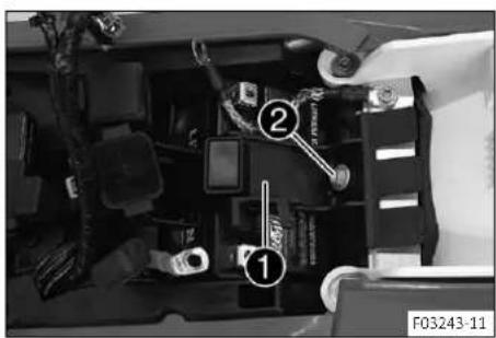 GAS GAS EC 350F (2022) - Monter la batterie 12 V - 1