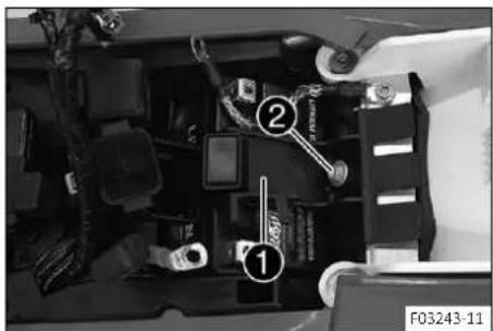 GAS GAS EC 350F (2021) - Monter la batterie 12 V - 1