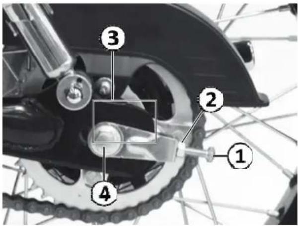 Mash Fifty 50cc (2018) - Réglage de la chaîne de transmission - 1