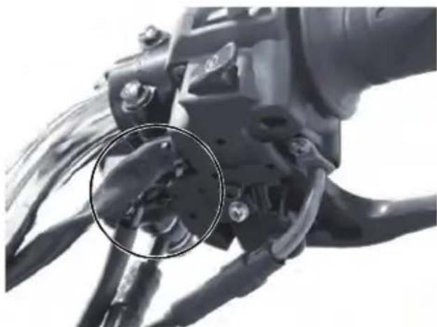 Mash Falcone 125cc (2020) - Contacteur de feu stop avant - 1