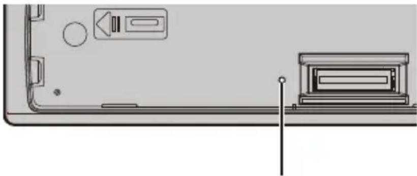 PIONEER DEHS6000BS - Appuyez sur la touche RESET avec un instrument pointu de plus de 8 mm. - 1