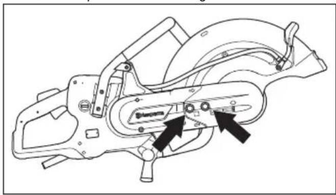 HUSQVARNA K 7000 - So stellen Sie die Spannung des Treibriemens ein - 2