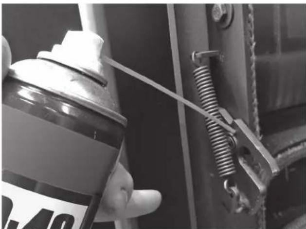 JUSTUS Faro W+ 2.0 II - Graissage du verrouillage Snap Lock de la porte du foyer - 1