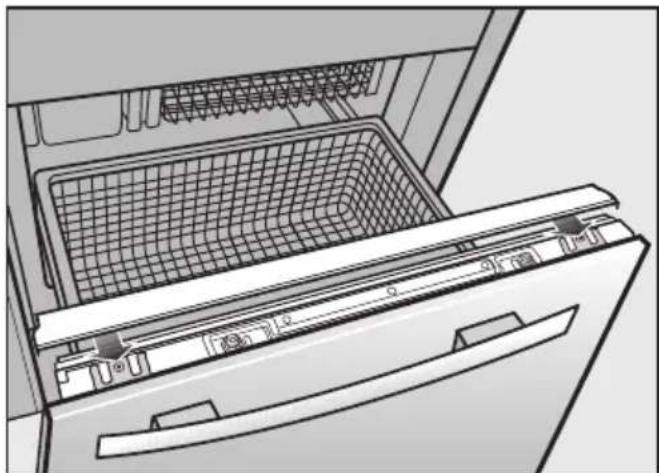 MIELE KF 2982 SF - Fixation de l'appareil dans la niche - 3