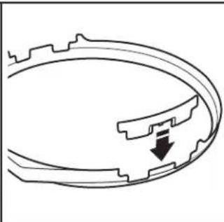 WHIRLPOOL W10277499 - Soulever le couvercle de la plaque de charnière et le placer de l'autre côté de la porte - 2