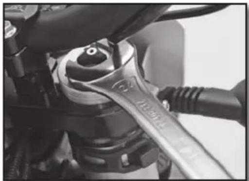 Sherco 250 SEF (2020) - SETTING THE FORK SPRING PRELOAD - 1