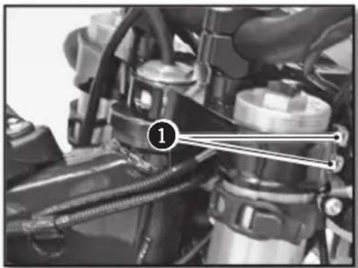 Sherco 250 SEF (2020) - ADJUSTING THE STEERING HEAD BEARING PLAY - 2