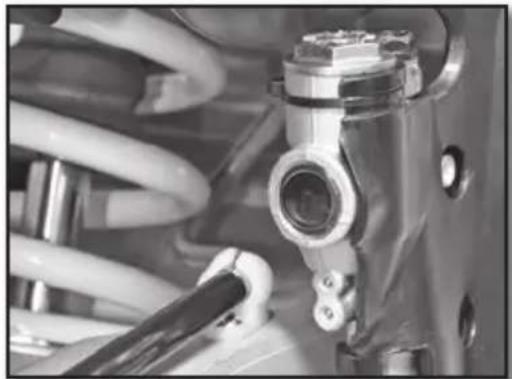 Sherco 250 SEF (2020) - CONTRÔLE DU NIVEAU DE LIQUIDE FREIN ARRIÈRE - 1