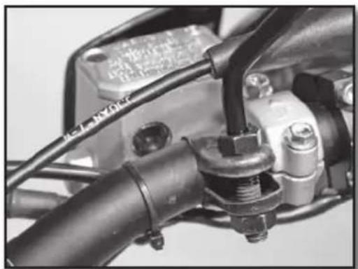 Sherco 250 SEF (2020) - CONTROL DE NIVEL DE LÍQUIDO FRENO DELANTERO - 1