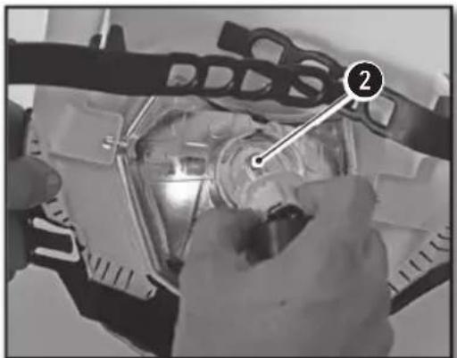 Sherco 250 SEF (2020) - REPLACING THE HEADLIGHT BULB OR THE PILOT LAMP - 2