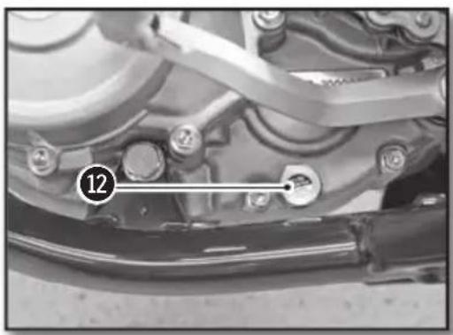 Sherco 250 SEF (2020) - MOTORÖL EINFÜLLEN - 3