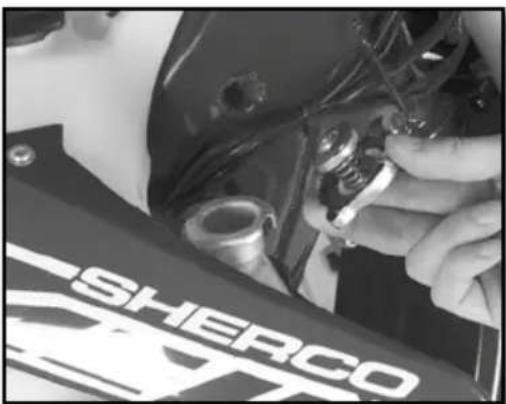 Sherco 450 SEFR (2019) - CONTROL DE NIVEL DE LÍQUIDO DE REFRIGERACION - 2