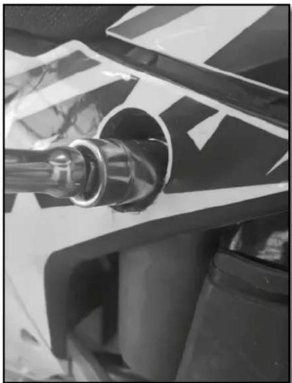 Sherco 450 SEFR (2019) - ADJUSTING THE REAR SHOCK HIGH-SPEED COMPRESSION SETTING - 2
