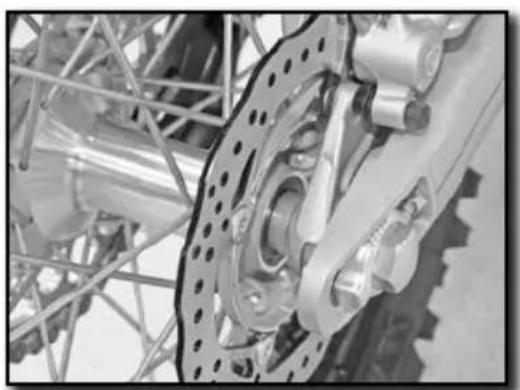 Sherco 450 SEFR (2019) - REINSTALLING THE REAR WHEEL - 4