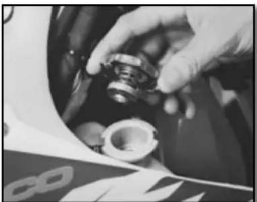 Sherco 450 SEF (2021) - SERVICING THE COOLING SYSTEM - 2