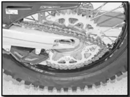 Sherco 450 SEF (2021) - REINSTALLING THE REAR WHEEL - 3