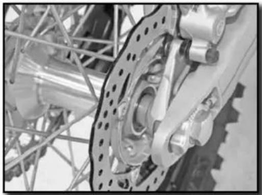 Sherco 450 SEF (2021) - REINSTALLING THE REAR WHEEL - 4