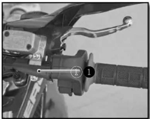 Sherco 450 SEF (2021) - ■ Adjusting the play in the throttle cable - 1