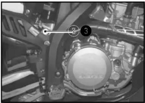 Sherco 450 SEF (2021) - REINSTALLING THE REAR SHOCK - 2