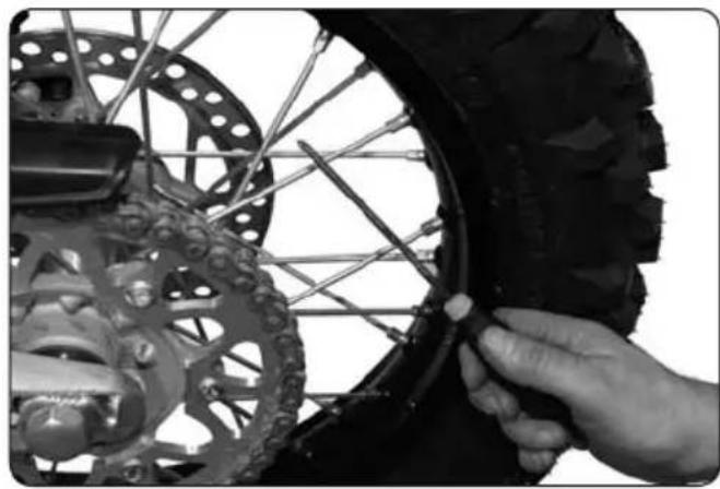Sherco SE4.5iF (2010) - TENSIÓN DE LOS RADIOS - 1