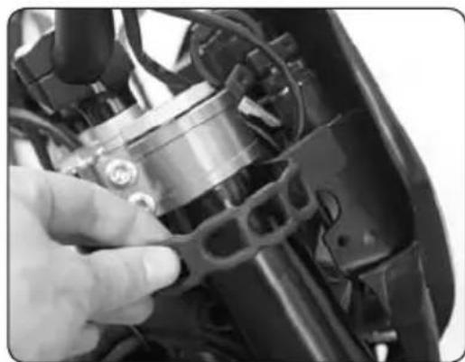 Sherco SE4.5iF (2010) - REPLACING A LIGHT BULB - 1