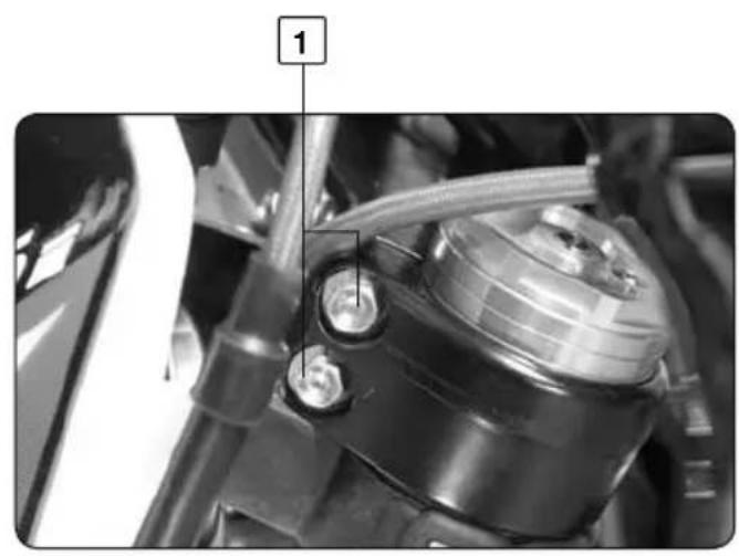 Sherco SE2.5iF (2009) - CHECKING THE FORK: TIGHTENING AND ADJUSTING THE STEERING BEARINGS - 2