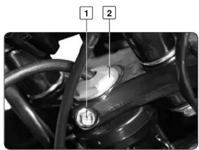 Sherco SE2.5iF (2009) - VERIFICATION DU SERRAGE DES TES DE FOURCHE REGLAGE DES ROULEMENTS DE DIRECTION - 3