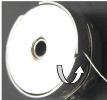 BABY LOCK Regent - Insertion de la canette - 3