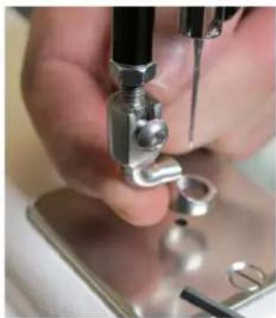BABY LOCK Regent - Pour changer le pied sauteur - 1