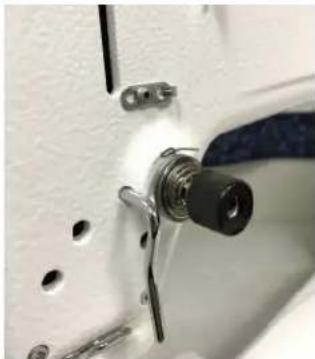 BABY LOCK Regent - Desserrer la tension du fil supérieur - 1
