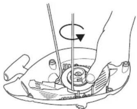 HUSQVARNA T136 - Changing a broken or worn starter cord - 4
