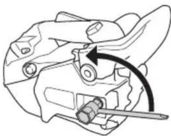 HUSQVARNA T136 - Tensioning the chain - 5