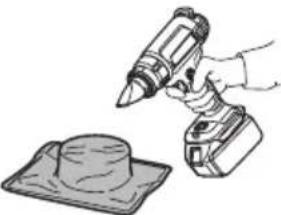 MAKITA DHG181 - HET CORRECTE ACCESSOIRE AANBRENGEN (INDIEN VAN TOEPASSING) - 4