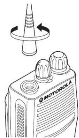 MOTOROLA CP200 - Installation de l'antenne Dépose de l'antenne - 2