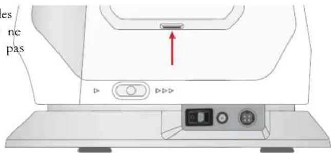 Husqvarna-Viking Designer Topaz 65 - Ports USB - 1