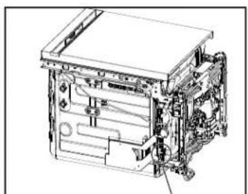 KITCHENAID KDTS324SBE - Raccordement du tuyau de vidange - 1