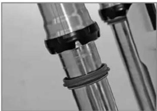Sherco 125 SE (2022) - CLEANING THE FORK DUST SEALS - 1