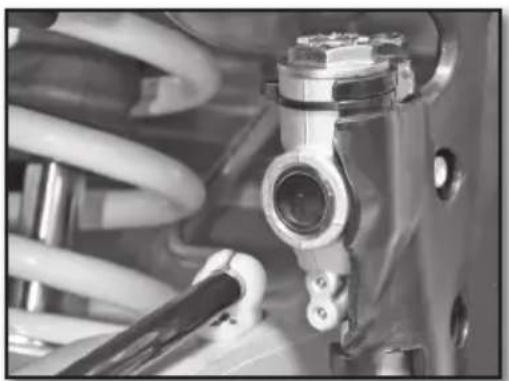 Sherco 125 SER (2019) - CONTRÔLÉ DU Niveau DE LIQUIDE FREIN ARRÊIRE - 1