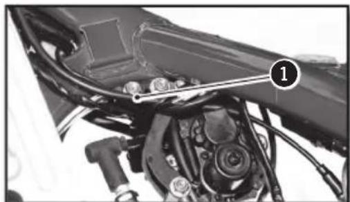 Sherco 125 SER (2019) - REMONTAGE DU RÉSERVOIR D'ESSENCE - 1