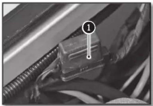 Sherco 125 SER (2019) - REMPLACER LE FUSIBLE DE PROTECTION FAISCEAU LUMIÈRE (125 SE/R) - 1