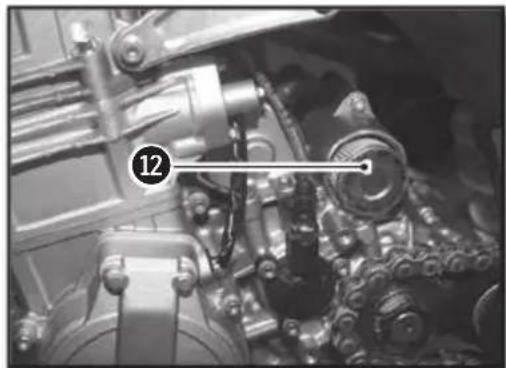 Sherco 450 SEF (2018) - REFILLING THE ENGINE WITH OIL - 1