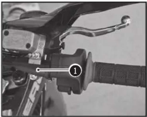 Sherco 450 SEF (2018) - Adjusting the play in the throttle cable - 1