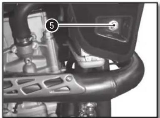 Sherco 450 SEF (2018) - DESMONTAJE DEL DEPOSITO DE GASOLINA - 3