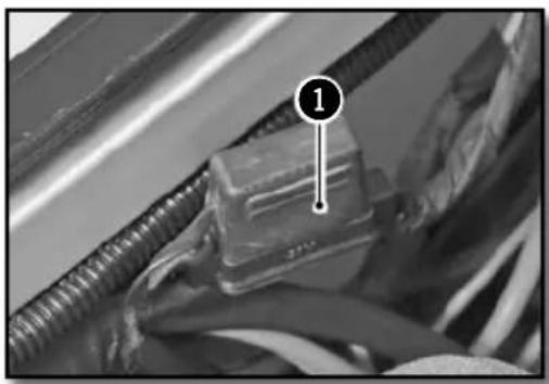 Sherco 250 SER (2019) - REPLACING THE FUSE FOR THE LIGHTS (250-300 SE/R) - 1