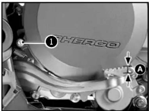 Sherco 250 SER (2019) - COMPROBACIÓN DEL RECORRIDO DEL PEDAL DE FRENO TRASERO - 1