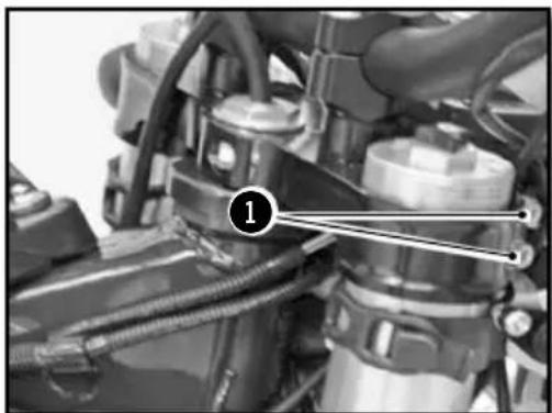 Sherco 250 SER (2019) - REINSTALLING THE FUEL TANK - 3
